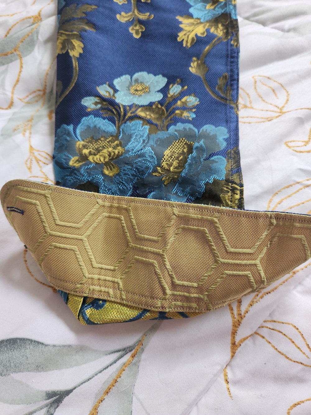 Robert Graham Limited Edition Floral Eye - Picture 6 of 7